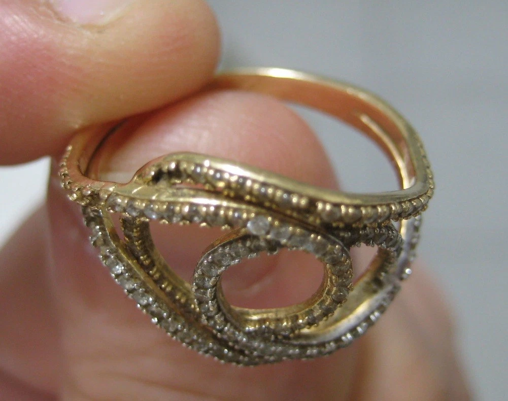 14k 585 Solid Yellow Gold Ring 3.2 grams with tiny unknown stones, fix or scrap.