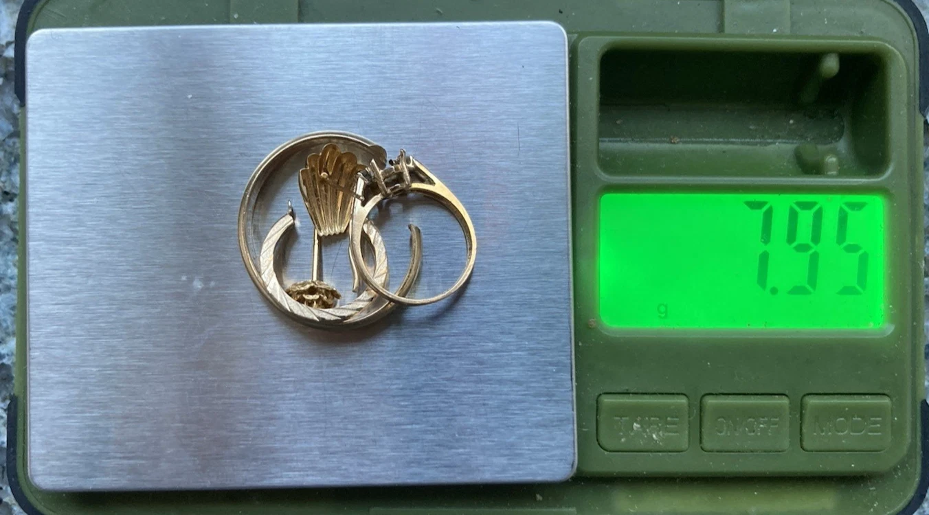 14K Scrap Gold-7.95 Grams Tested-Broken Rings-Single Earrings-Gold Scrap-NR