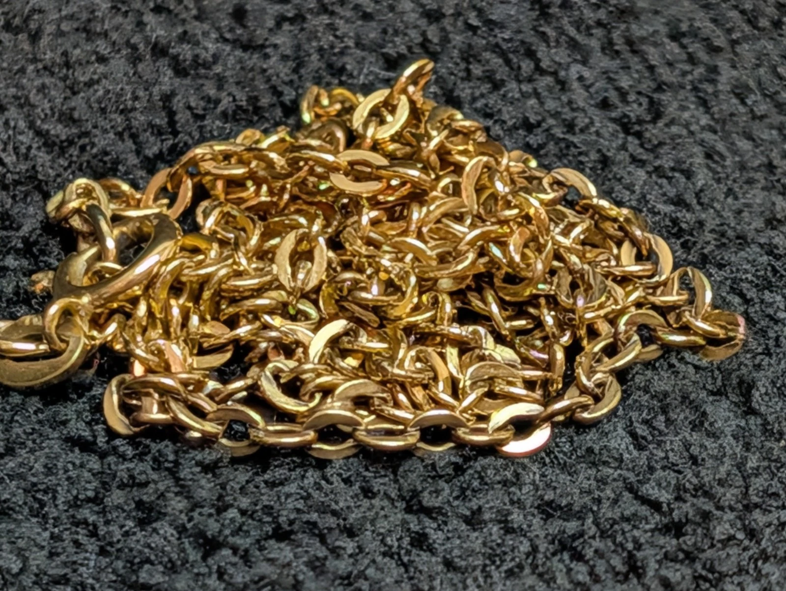 18k Necklace Solid gold Yellow 7.33 Grams 22.5 Inches Length