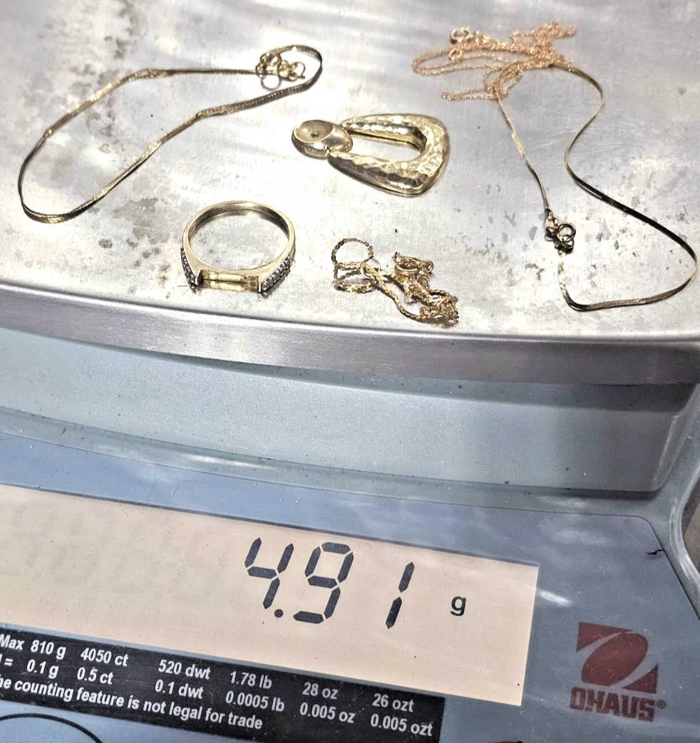 4.91 Grams of 14kt Scrap Gold | 6 Total Pieces on a Certified Scale