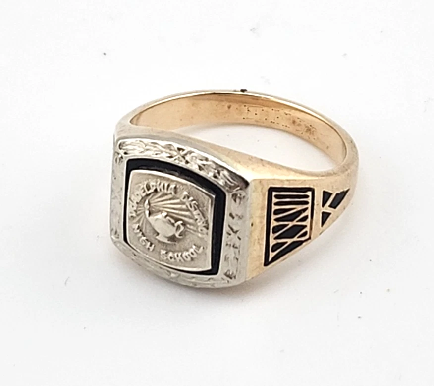 Balfour 10k 8.3g Gold Class Ring TRIADELPHIA W. VIRGINIA HIGH SCHOOL , NOT Scrap