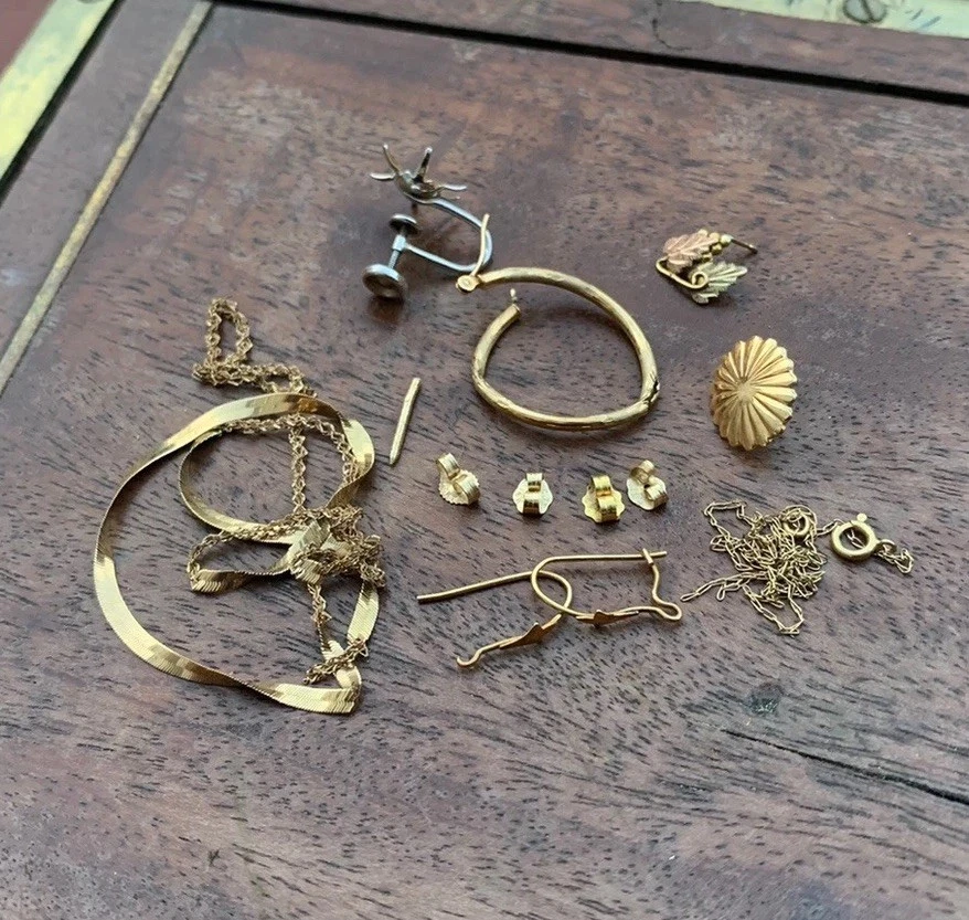 Solid 14K Gold Scrap Jewelry Lot 4 Grams NO STONE Tested Broken Chain Estate Lot