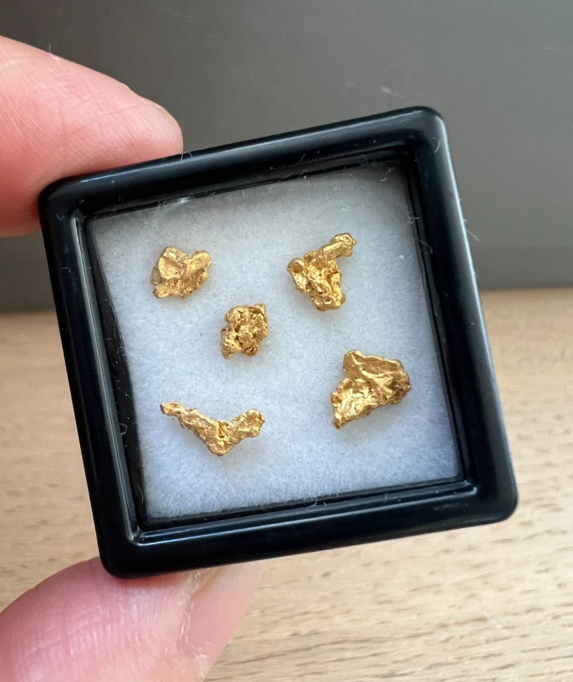 Total 1.07 Grams Australian Natural Gold Nuggets - QLD, five brilliant nuggets