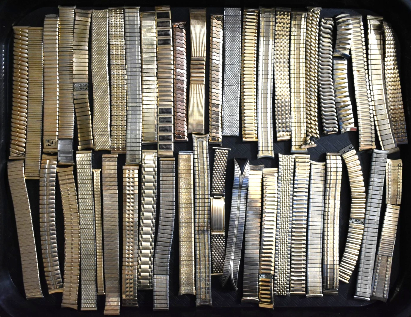 Vintage Gold Filled Top Pre-Owned Wrist Watch Bands For Gold Scrap 1105g lot.e